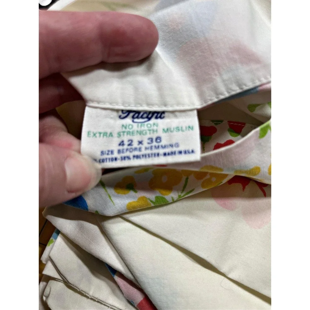 Vintage pair‎ of pillowcases, pretty colors, Pacific